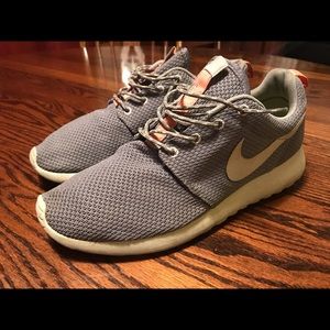 SOLD Nike Roshe Running Shoes 9.0